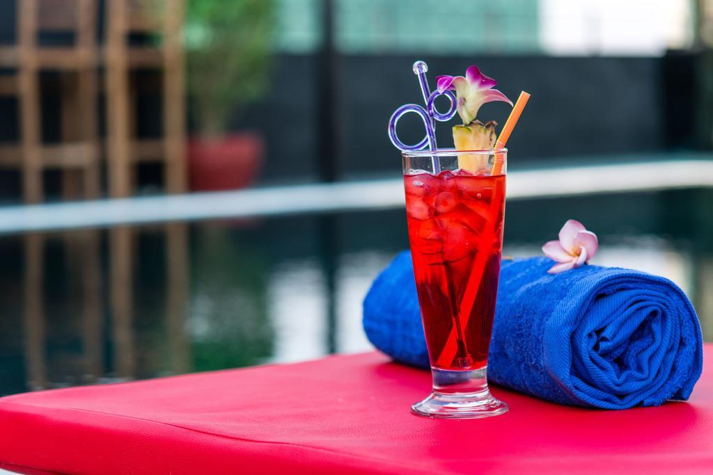 Diamond Palace Resort & Sky Bar Phnom Penh Exterior photo